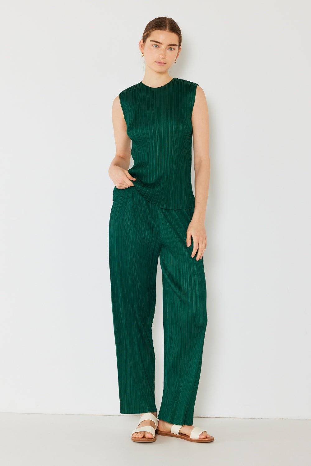 Pleated Elastic-Waist Straight Pants