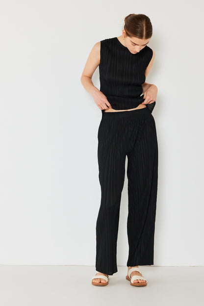 Pleated Elastic-Waist Straight Pants